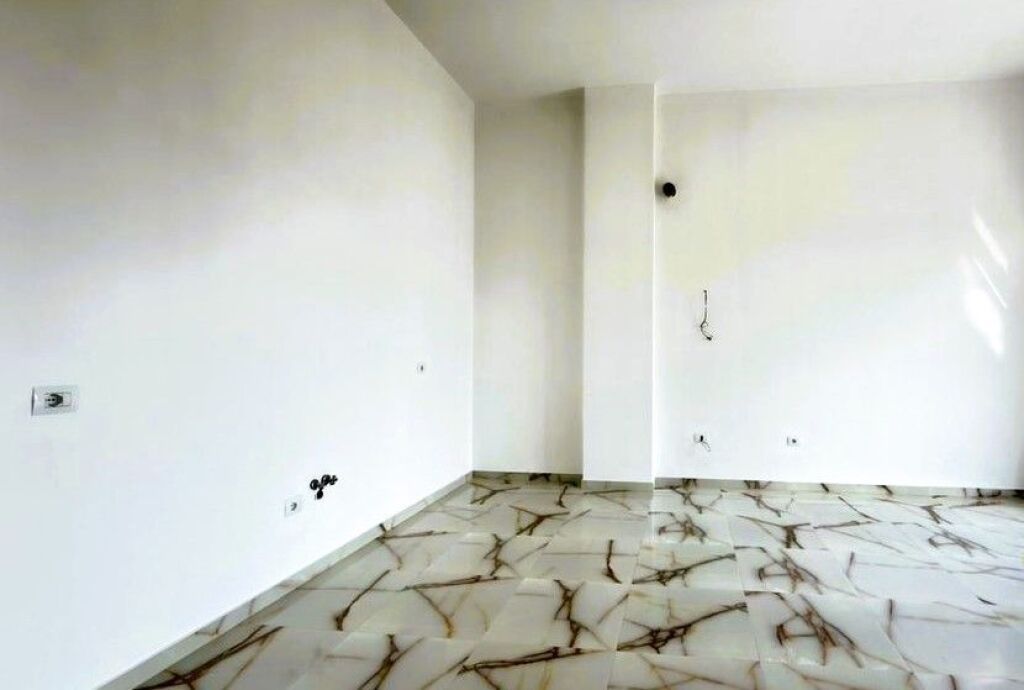 Appartamento 3+1+2 disponibile per ufficio in Via delle Barricate!