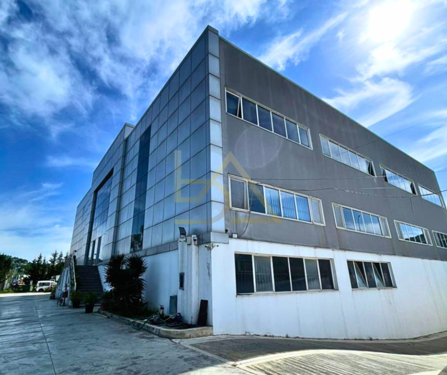 AMBIENTE COMMERCIALE IN AFFITTO – OPPORTUNITÀ IDEALE VICINO A TIRANA