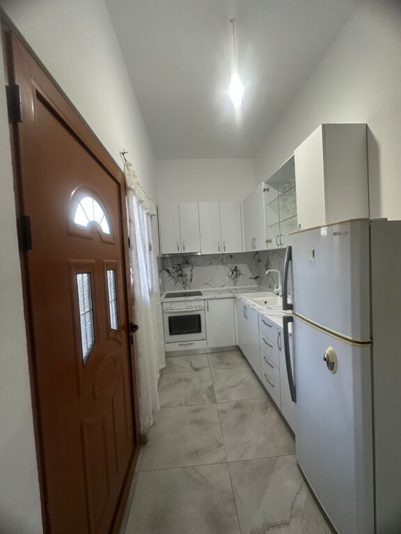 Affitto 2+1 +parcheggio : Allias : Prezzo 370 mila lek al mese