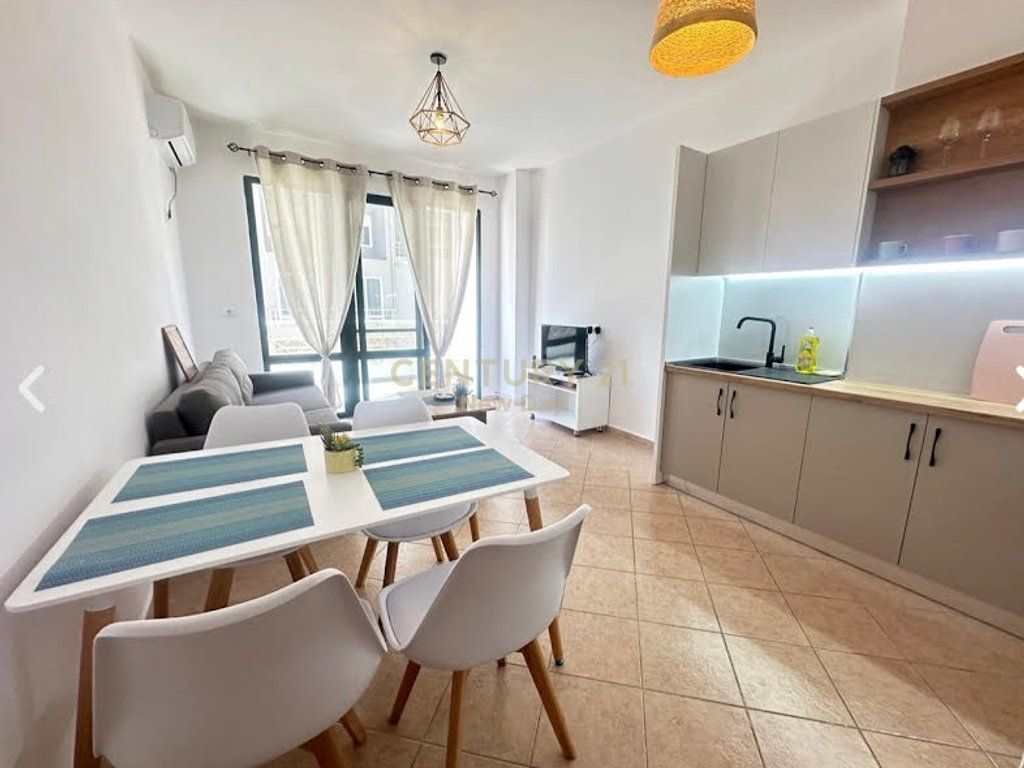 1+1 PER QIRA PLAZH TE RROTA E KUQE