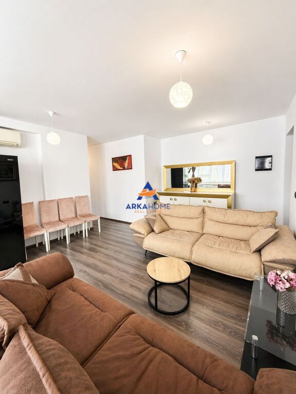 SHITET APARTAMENT 2+1+BALLKON "PRANË BAR OSLO,ISH FUSHA E AVIACIONIT" 195.000 EURO