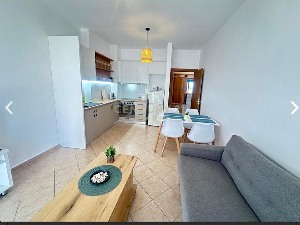 1+1 PER QIRA PLAZH TE RROTA E KUQE