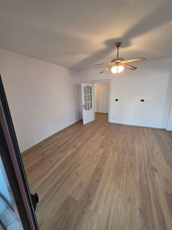 🏡 Shitet 2+1 me dy ballkone 📍Shkolla Maria Kaculini,Pallati Sportit