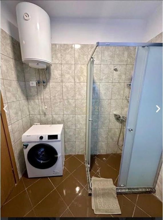 1+1 PER QIRA PLAZH TE RROTA E KUQE