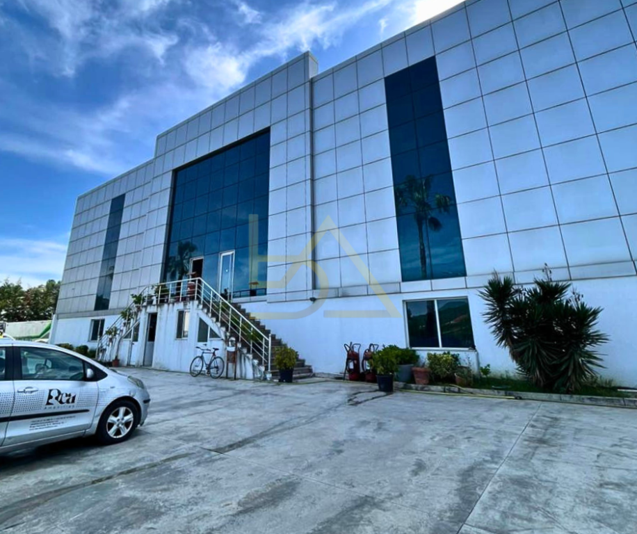 AMBIENTE COMMERCIALE IN AFFITTO – OPPORTUNITÀ IDEALE VICINO A TIRANA