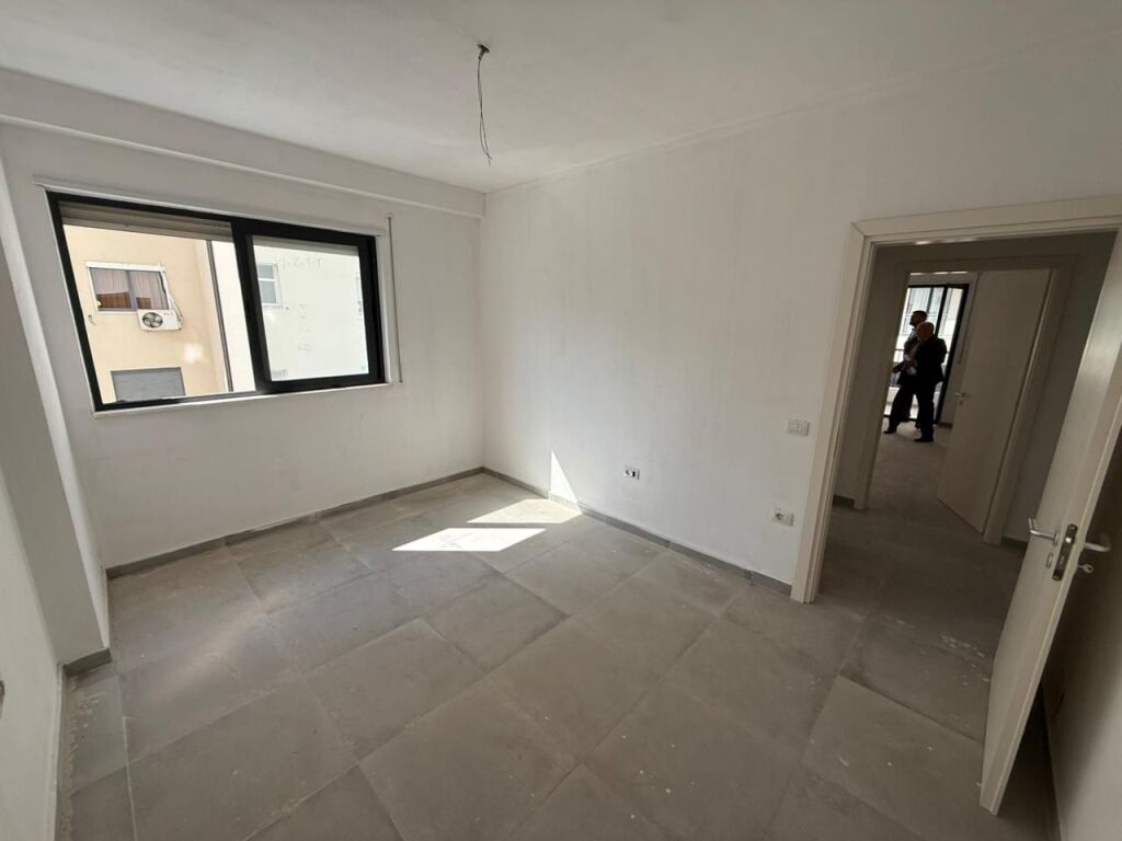 📣 VENDESI Appartamento 2+1 con 2 bagni e balcone 📍 Via "Durresit" ✨🏢 Nuova costruzione