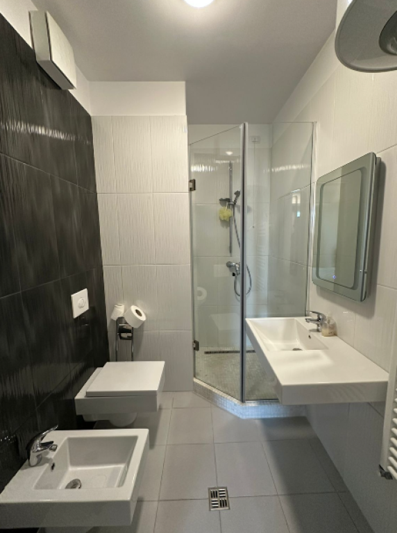 JEPET ME QIRA APARTAMENT 2+1+2 – Ambassador 3