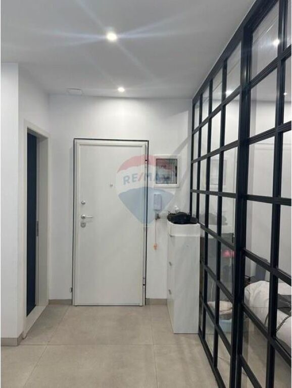 Apartament 1+1 per qira ne Myslym Shyri !