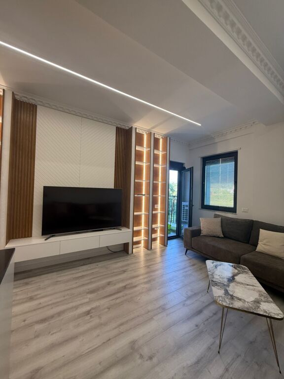 2+1,furnished with parking,hotel radisoni dry lake,1000 euro