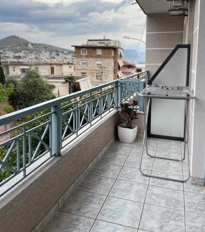 Jepet me qera hotel në Sarandë 27,000 € /Muaj