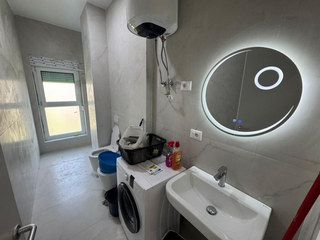 🏡 JEPET ME QERA APARTAMENT 1+1  📍 Vendndodhja: Ali Demi, Kompleksi Kadiu