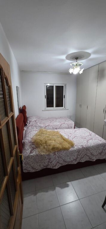 Ali Demi, jepet me qera apartament 1+1