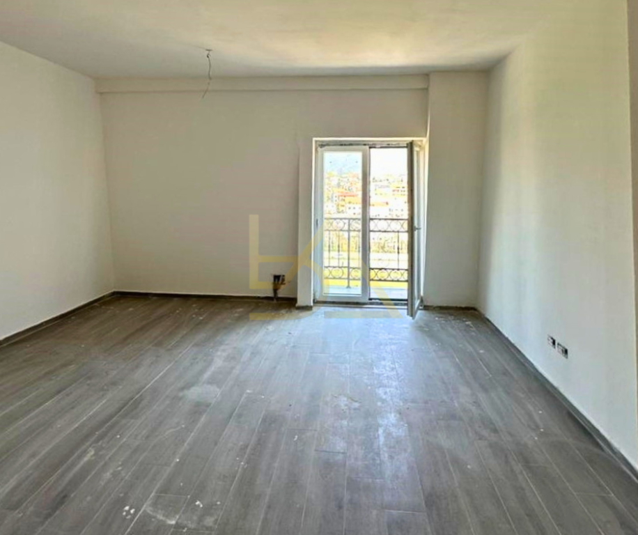 Shitet Garsoniere – Porta Tirana e Re, Sauk