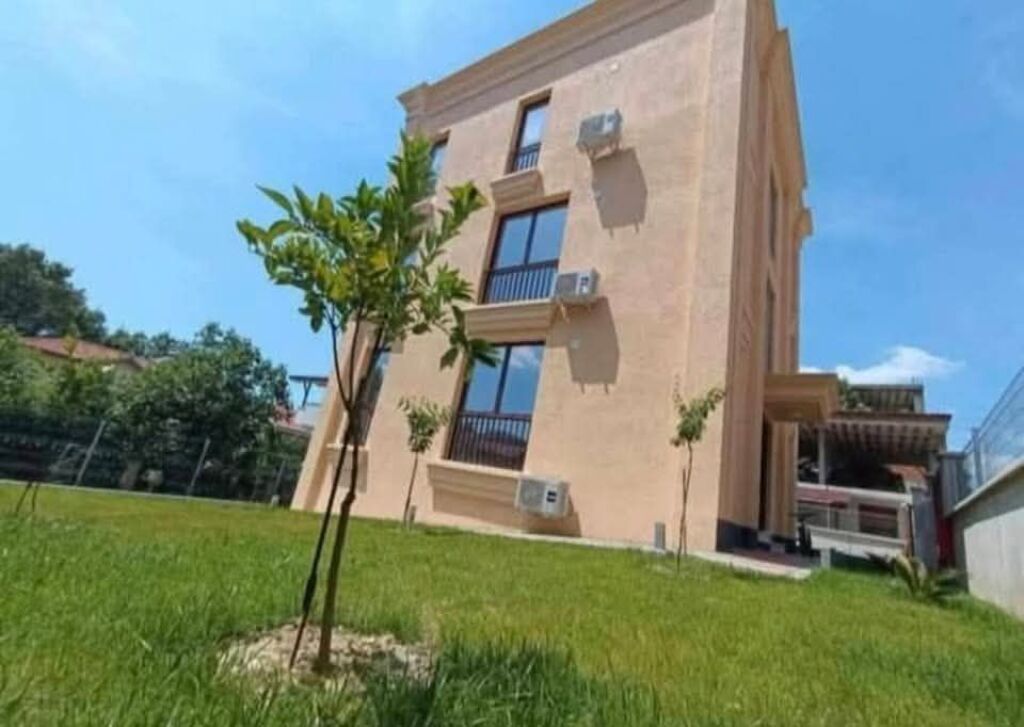 VILE ME QERA 3 KATE - PRANE SENATORIUMIT, TIRANE