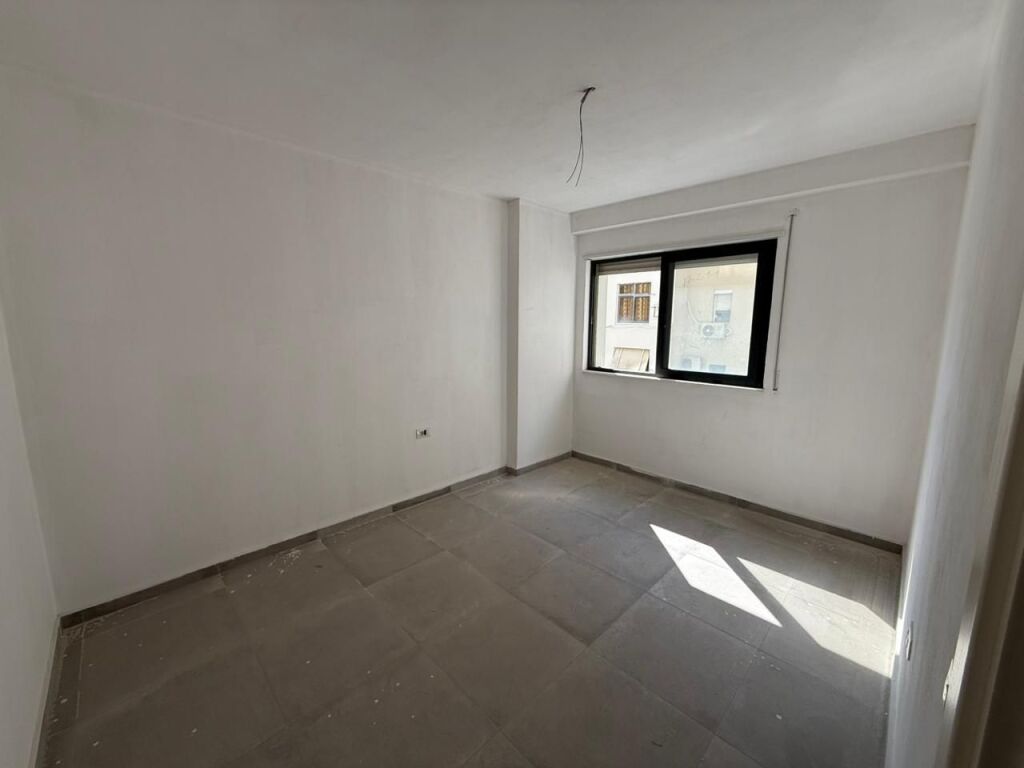 📣 VENDESI Appartamento 2+1 con 2 bagni e balcone 📍 Via "Durresit" ✨🏢 Nuova costruzione