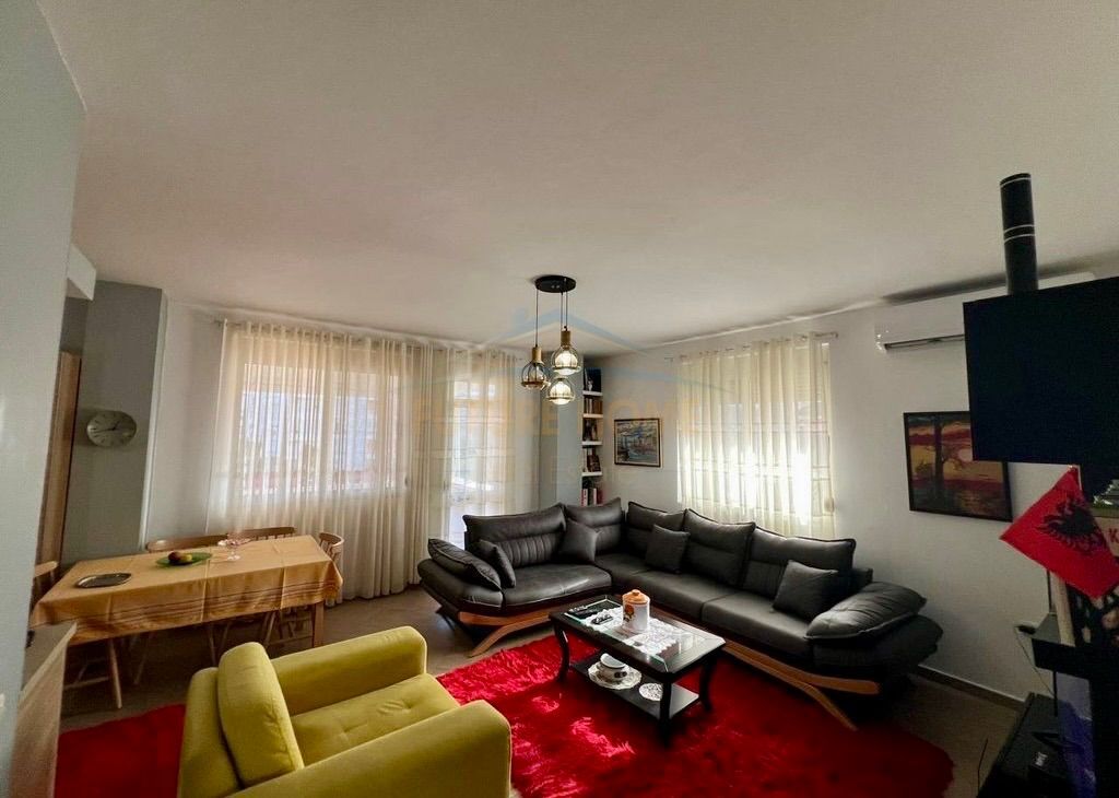 ☀️ 2+1 me Verandë Gjigante te "Kodra e Diellit" – Jeto në Majë të Tiranës! 🏙️