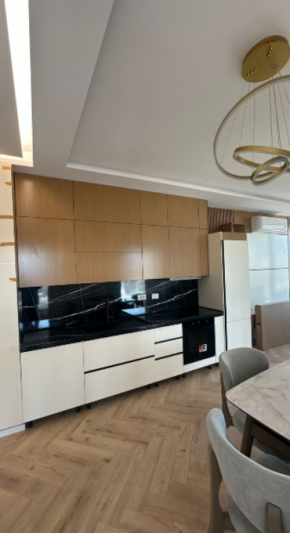 🏡 APARTAMENT 2+1 ME QIRA – Golden Tower, Mine Peza