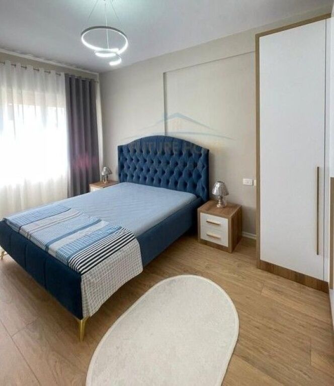 Qera, Apartament 2+1+2, Kristal Center, Komuna e Parisit