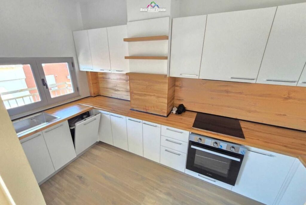 Apartament Me Qera 3+1 Pazari i Ri (ID B230208) Tirane