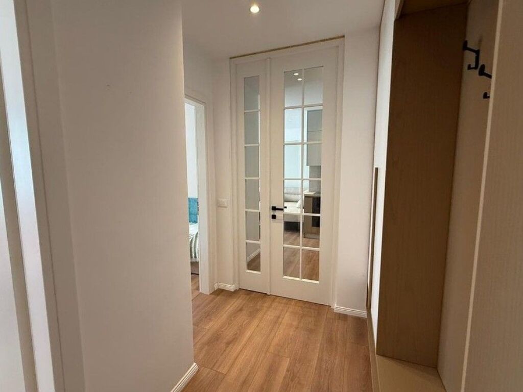 Shitet, Apartament 2+1, Qender, Tiranë