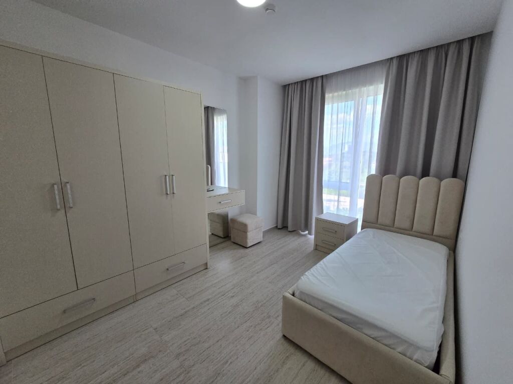 Apartament 3+1+Parkim  Me Qira, Liqeni i Thate