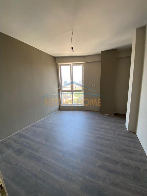 Shitet apartament 3+1+2 Komuna e Parisit Bega 07
