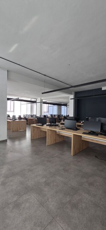 AMBIENTE PER UFFICI 750 m2, ASTIR