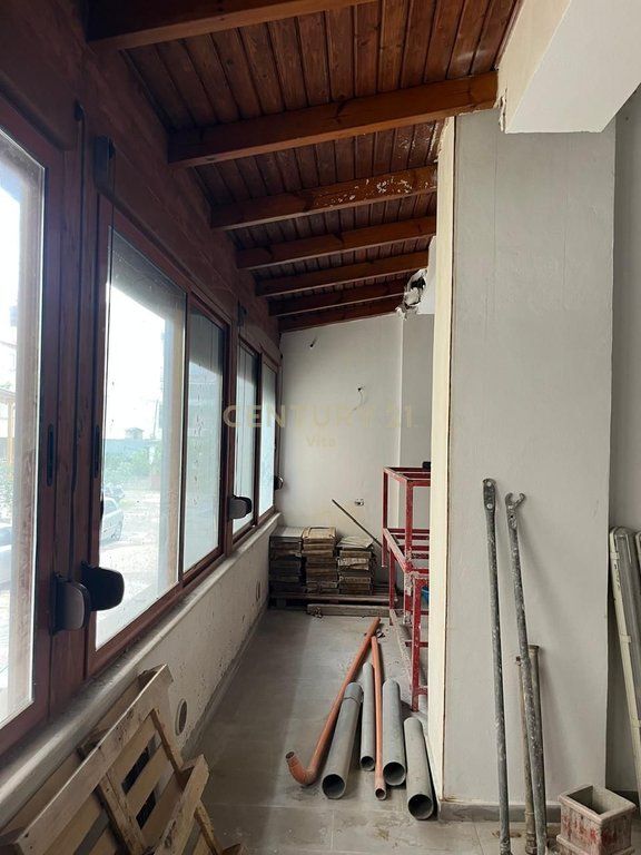 SHITET APARTAMENT TEK STACIONI I PARE NE PLAZH , DURRES !!!!