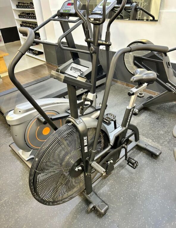 SHITEN PAJISJE TE NJE PALESTRE SHUME CILESORE