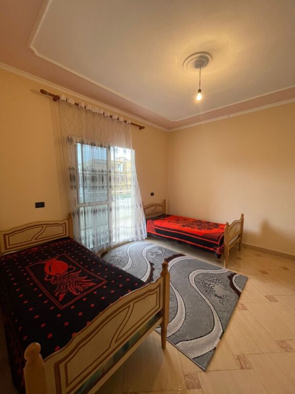 APARTAMENT ME QERA 2+1 SHKOZET PRAN SHKOLLES ISUF FERRA