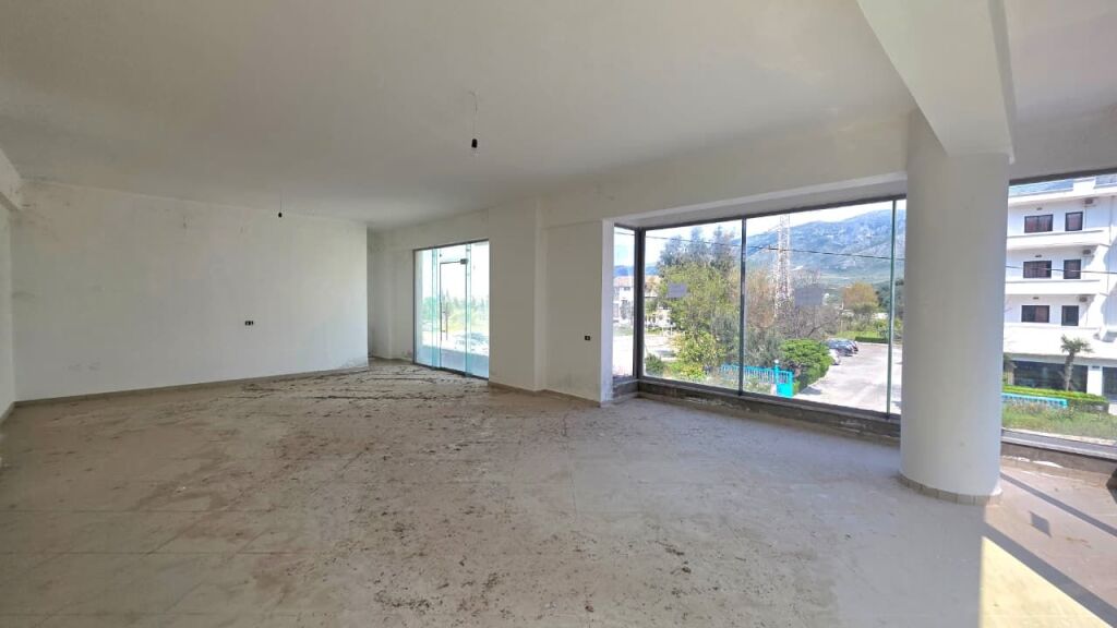 🏢 Dyqan në Shitje në Orikum – Super Okazion!