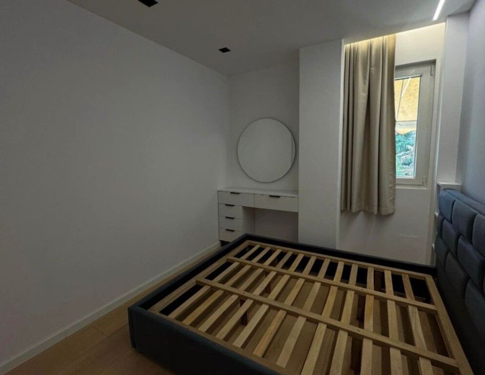 🏡 Shitet Apartament 1+1 – Pranë Maternitetit “Koço Gliozheni” ✨