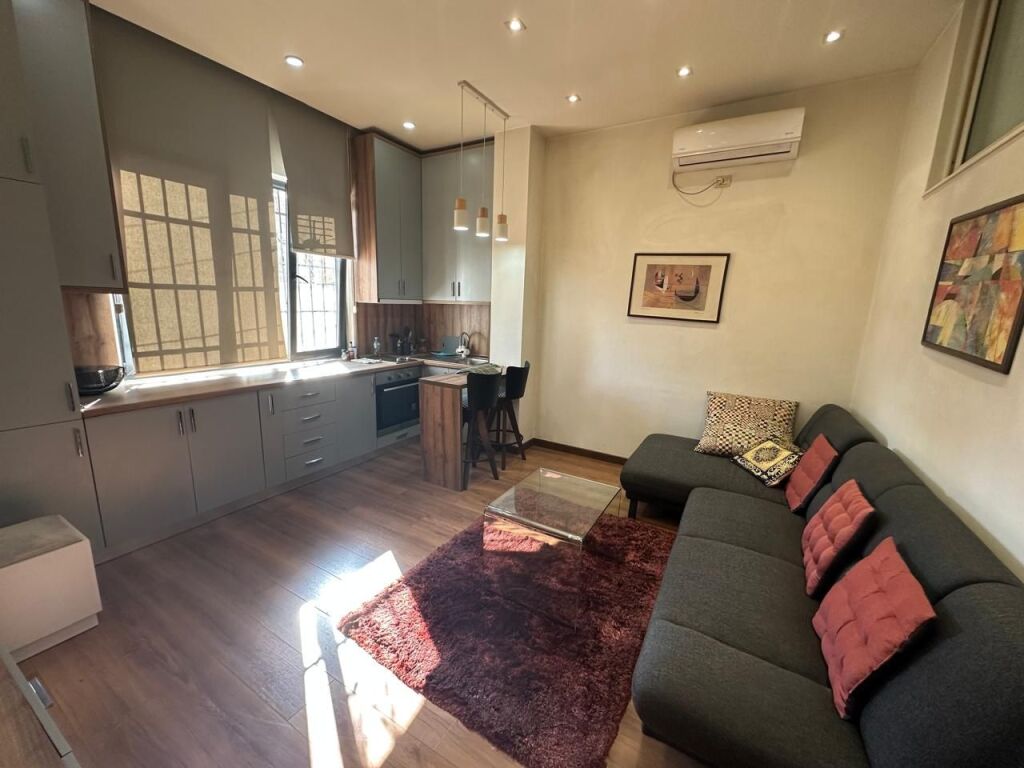 🏢Tek 9 Kateshet jepet me qera apartament 1+1,i mobiluar.600Euro   