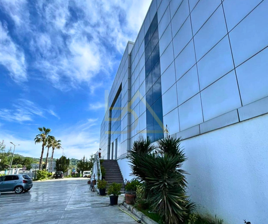 AMBIENTE COMMERCIALE IN AFFITTO – OPPORTUNITÀ IDEALE VICINO A TIRANA