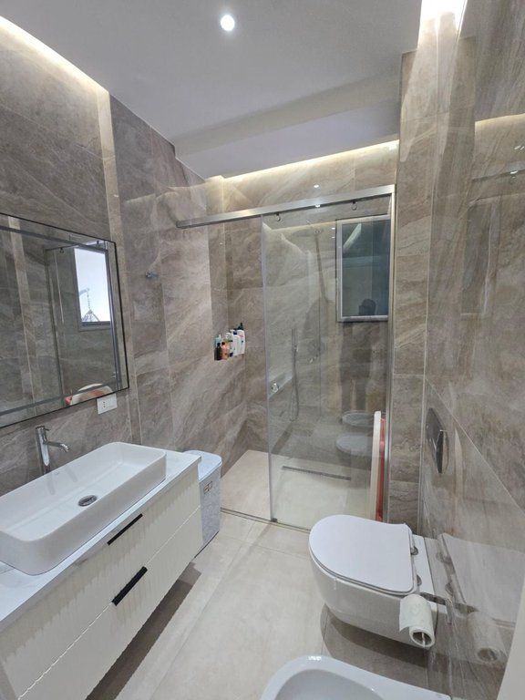 SHITET SUPER APARTAMENT LUKSOZ 2+2+2 ,RRUGA GJERGJ ARIANITI(PRANE JUMBO)!