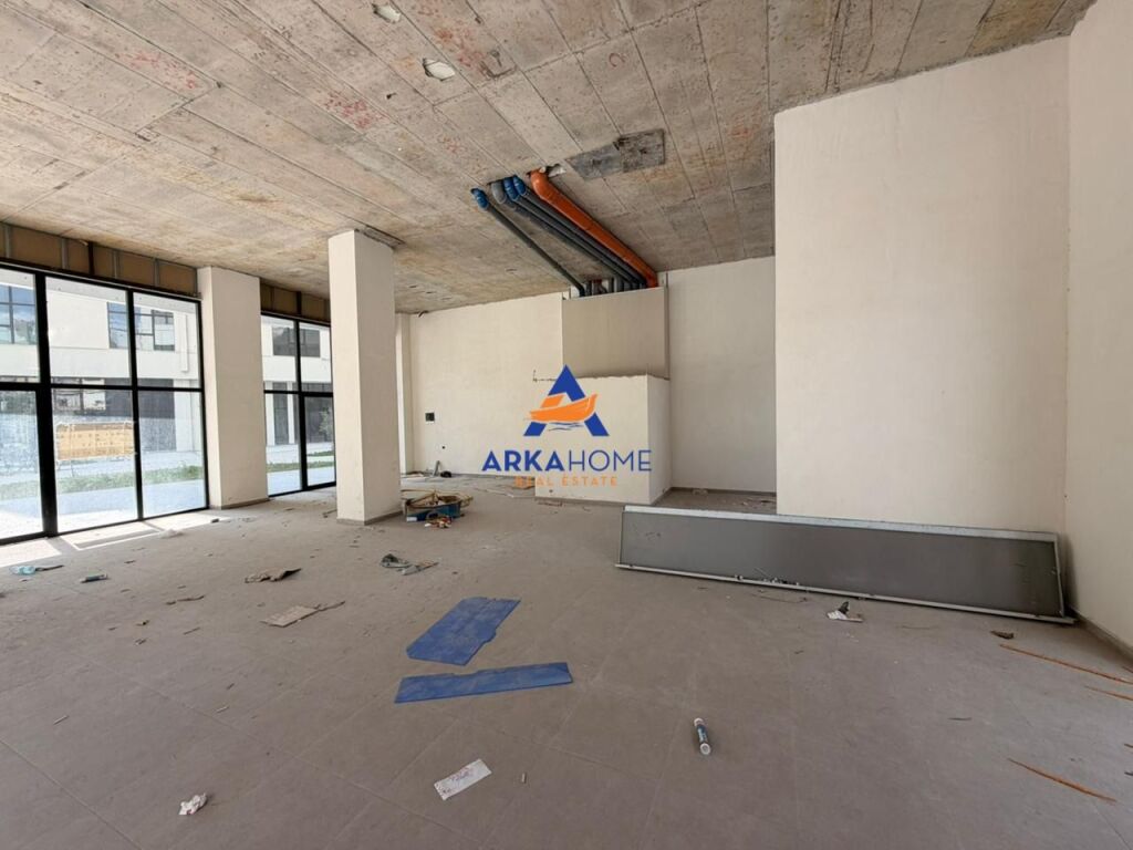 JEPET AMBJENT BIZNESI ME QERA 160M2 "VASIL SHANTO" 3000 EURO