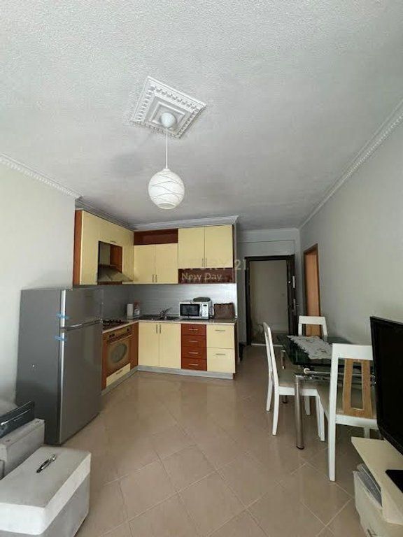 1+1 ME QIRA NE SHKEMBIN E KAVAJES ME PAMJE DETI