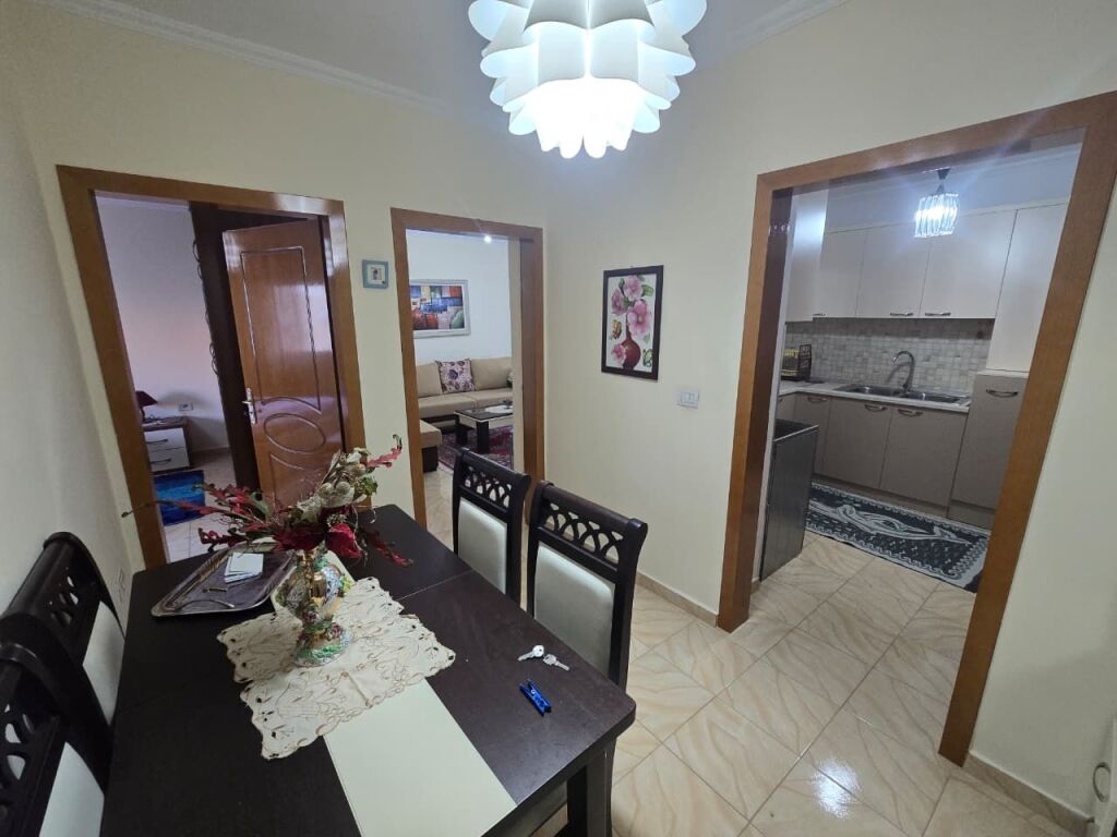 Apartament 1+1+Blk Me Qira ne Rrugen e Barrikadave