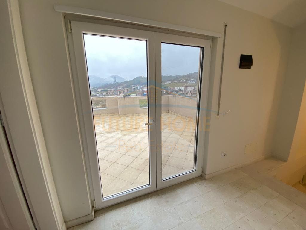 Affitto, Triplex 3+1+2, Akacia Hills, Teg