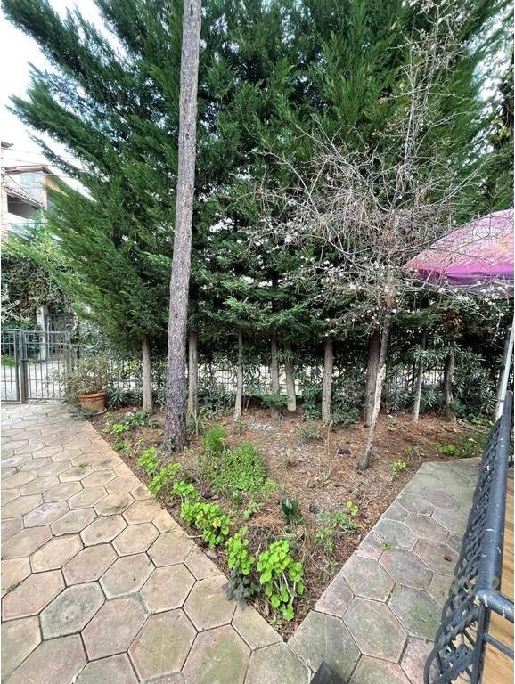 SHITET VILE 4+2 NE GOLEM 150 METRA LARG DETIT!!!