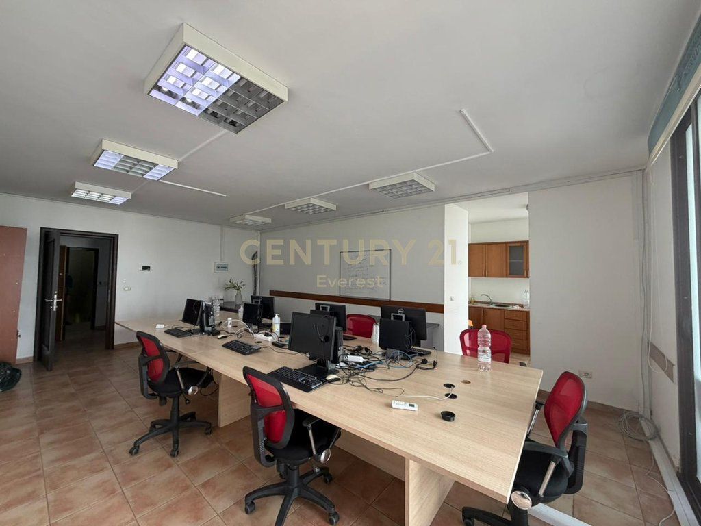 ISH EKSPOZITA – NJËSI KOMERCIALE PËR QIRA