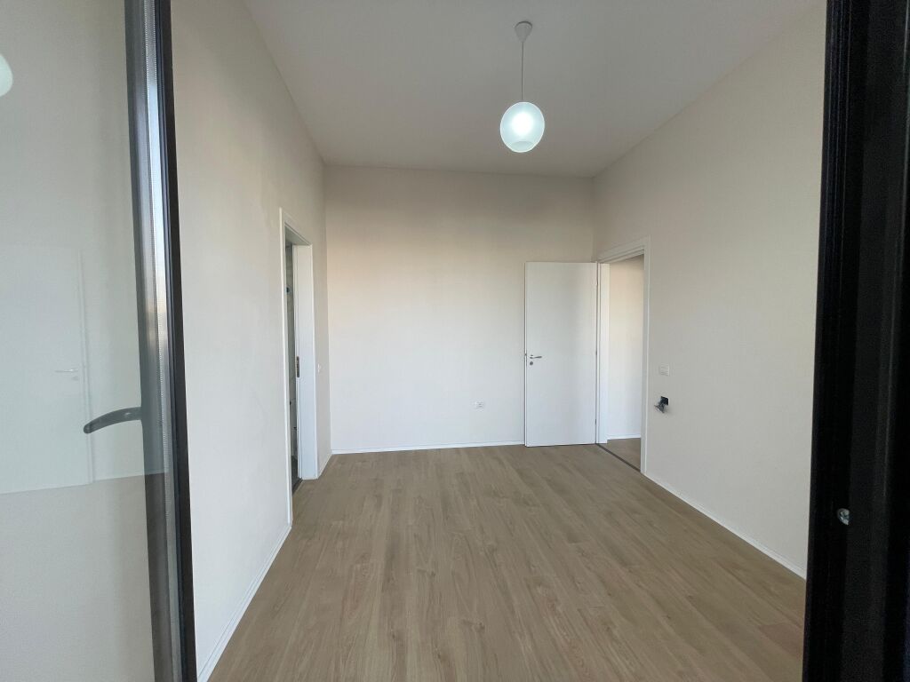 Zyrë ose Apartament për Qira 📍Vasil Shanto /💰 100’000 ALL / muaj