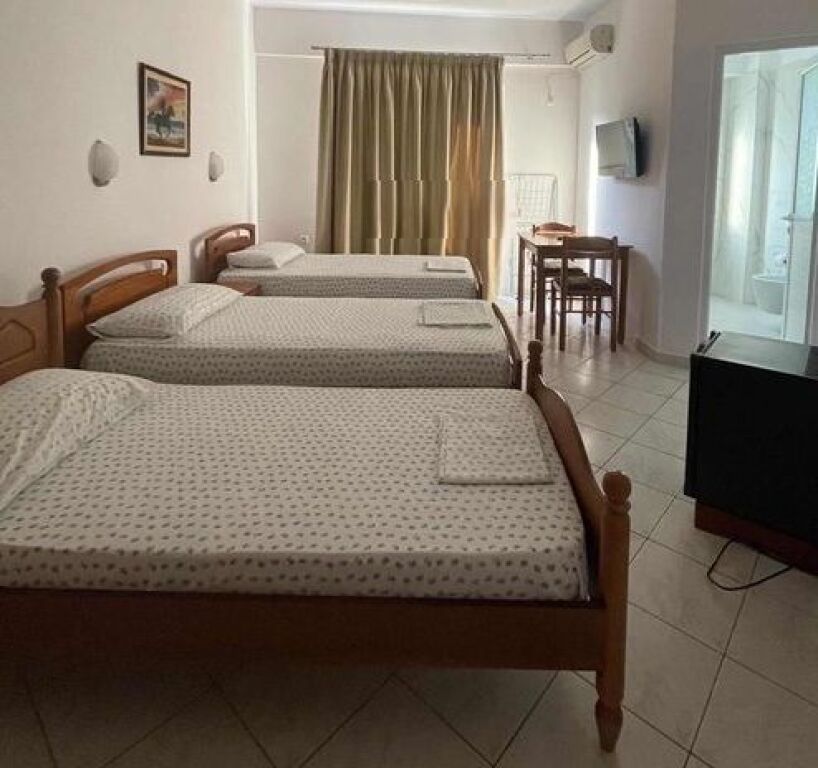 Jepet me qera hotel në Sarandë 27,000 € /Muaj