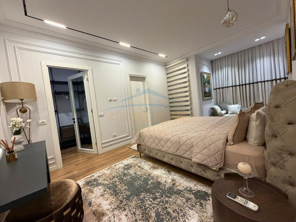 Qera, Apartament 2+1+2 , Rruga e Barrikadave , Tirane .