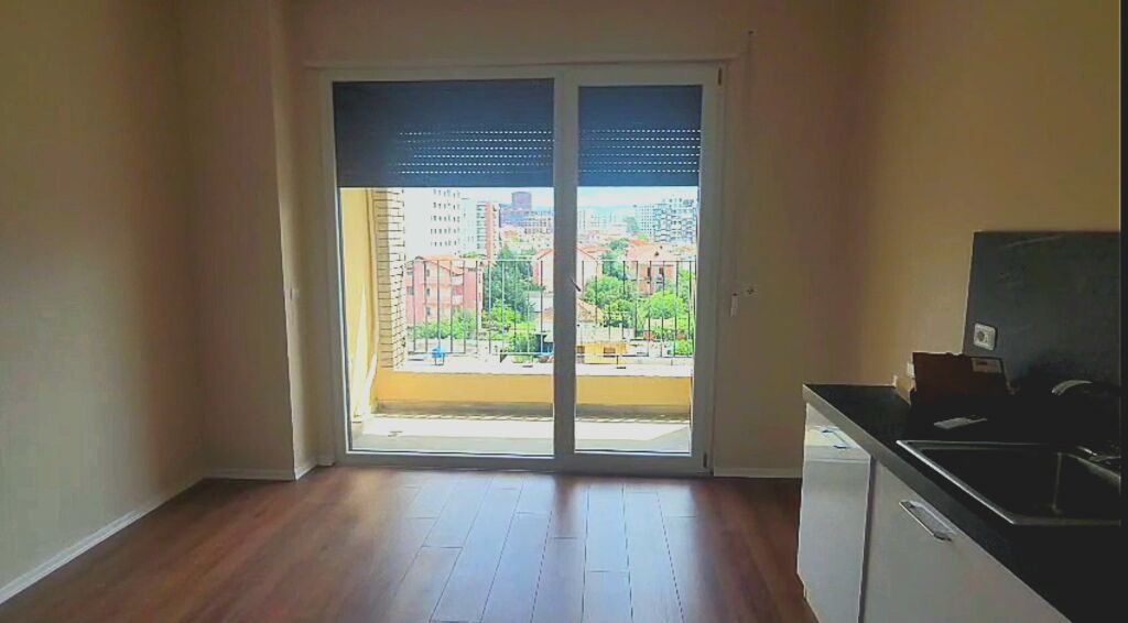 Garsoniere / Studio Me Qira, Ish Fusha e Aviacionit, Tiranë