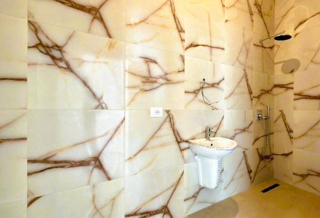 Appartamento 3+1+2 disponibile per ufficio in Via delle Barricate!