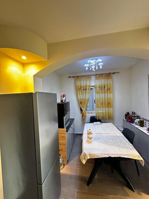 SHITET VILA 1 KATESHE GOLEM VIJE E 3-TE ME DETIN