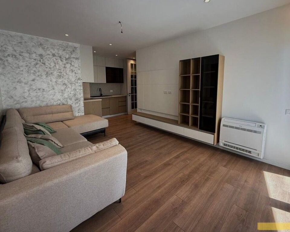 Shitet, Apartament 2+1, Qender, Tiranë