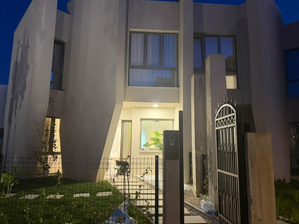 Jepet me qera Vile prane liqeni Te Thate e 5000 eu