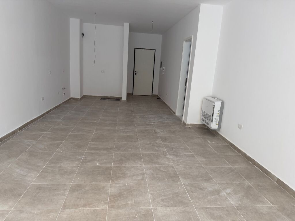 3+1,bosh te hotel radison liqeni i thate,1500 euri